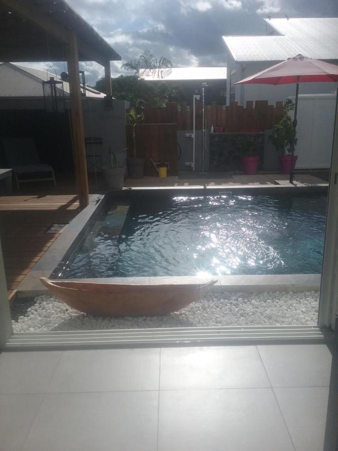 Maison Tonga Piscine Jaccuzi サン・ピエール エクステリア 写真